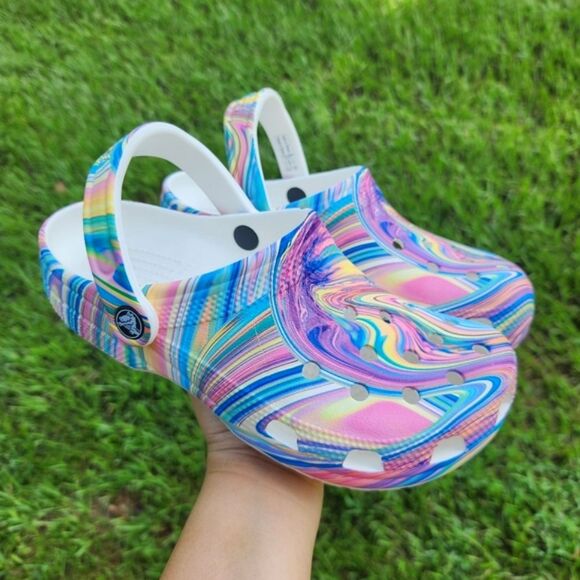 CROCS Women's Classic Marbled "Out of this World II" Multi-Colorful Clog Size 7 - Picture 1 of 13